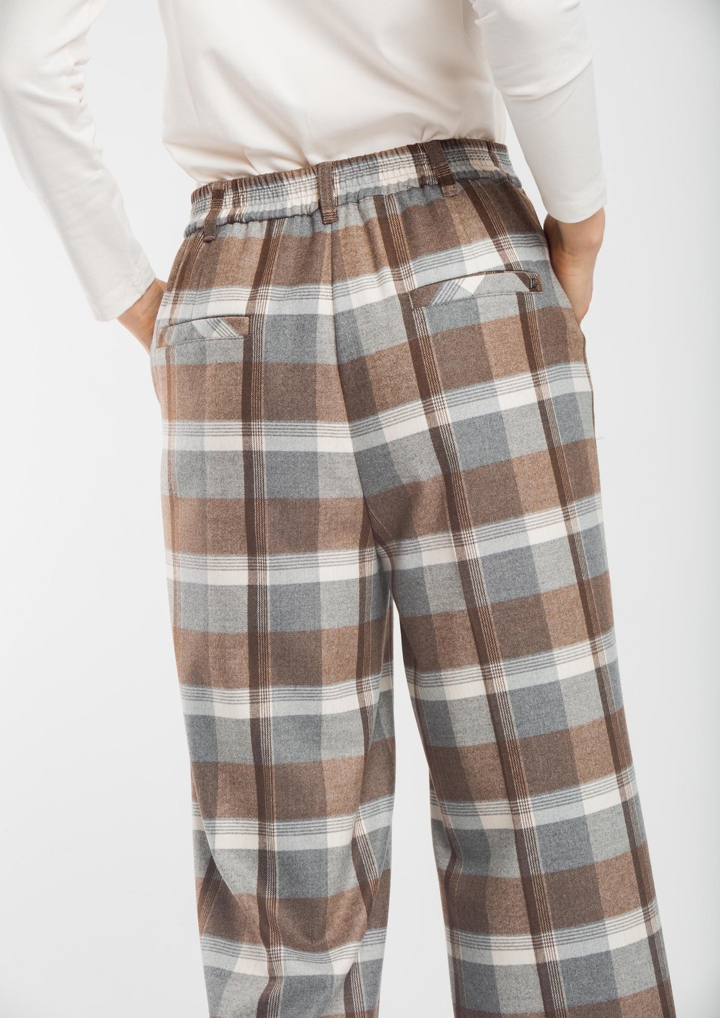 Checked ankle-length straight pants