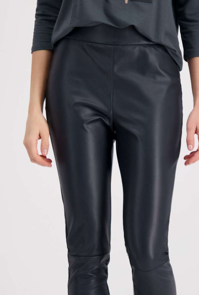 Pantalón MONARI leggin de piel sintética